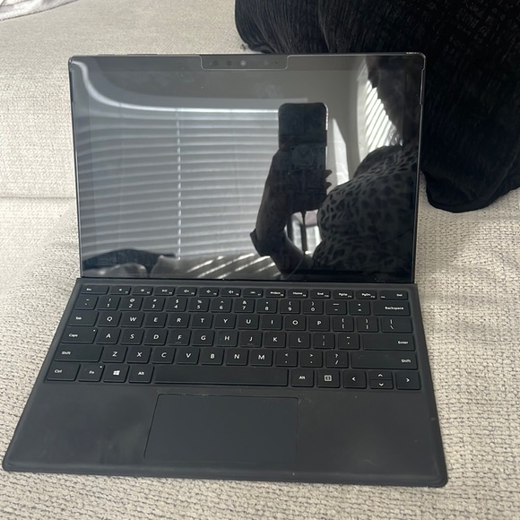 Microsoft surface pro 7 12.3” 16GB memory 256GB